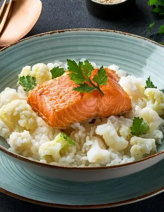 Ricetta Riso con salmone e cavolfiore di elena.bondenari