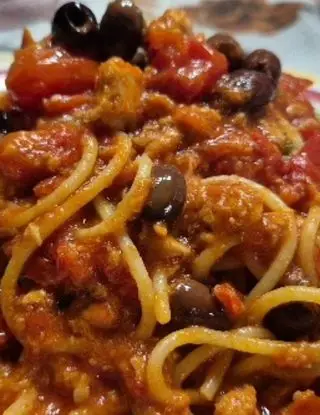 Ricetta Spaghetti tonno, capperi e olive detto alla puttanesca di max_spadafora