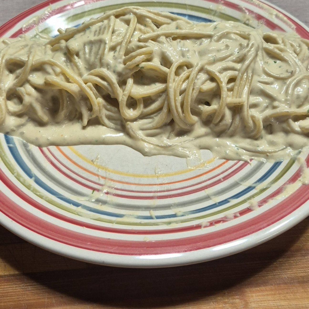 Spaghetti al Tonno Cremosi con Olive Taggiasche, Prezzemolo, Acciughe e Zafferano