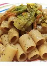 Ricetta pasta con fiori di zucca, alici del Cantabrico, limone e pepe