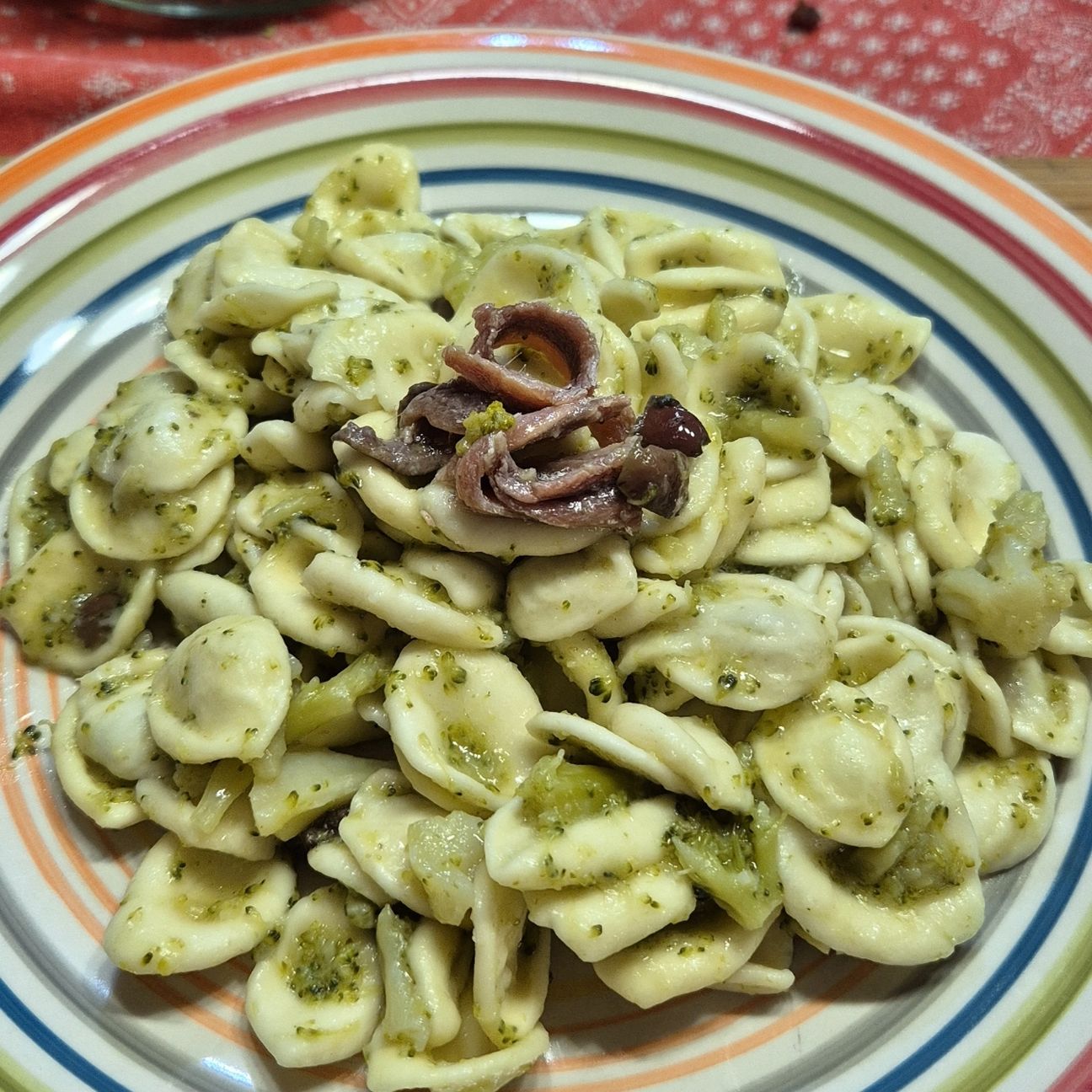 Orecchiette, Broccoletti, Olive Leccino e Sentori di Mare alici sott'olio