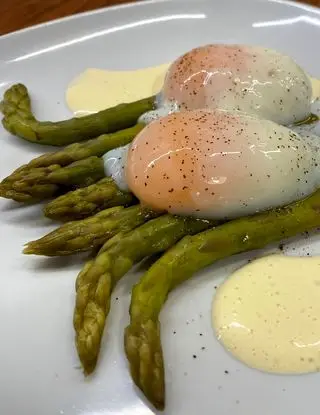 Ricetta Uova sous vide con asparagi e majo alla curcuma di Homemadeinnaples