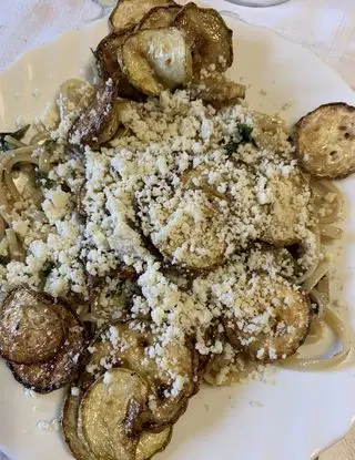Ricetta Pasta con le zucchine fritte di Unpodicucina