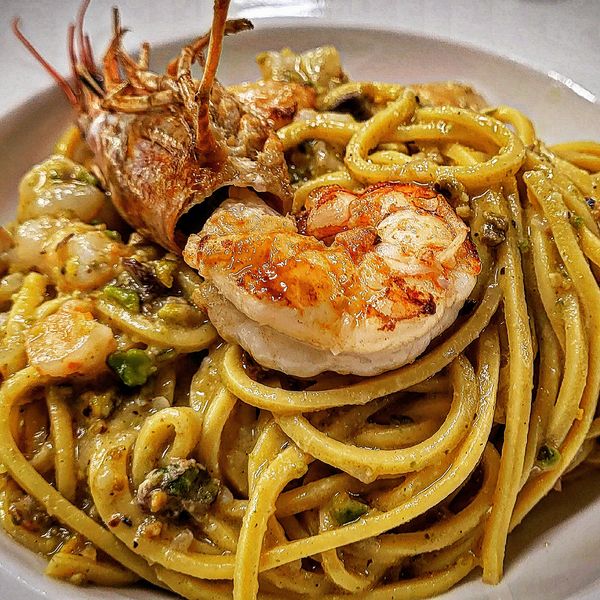 Spaghettoni pesto di pistacchio e gamberoni Al.Ta Cucina simonecucina