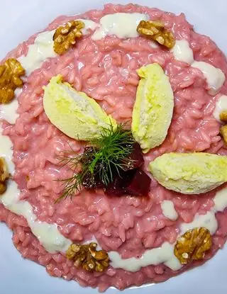 Ricetta Risotto alla barbabietola, fonduta di gorgonzola piccante, quenelle di avocado e noci di ebarbara69