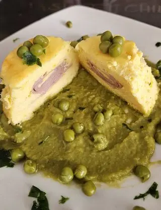 Ricetta Flan allo zafferano con cuore di mortadella su crema di piselli di danielapassaquindici