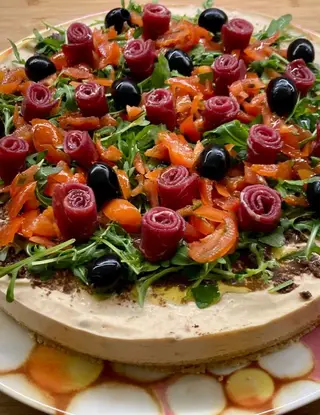 Ricetta Cheesecake salata con Bresaola, Rucola e Scaglie di Grana di unamicoincucina