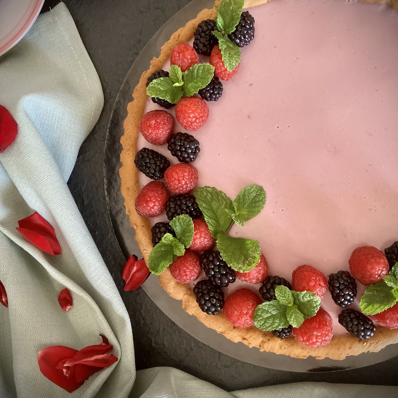 Crostata di Panna cotta con More e Lamponi