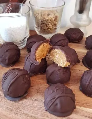 Ricetta Tartufini burro di arachidi e cioccolato di ricett_ale