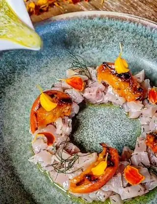 Ricetta Tartare di trota Fario in osmosi con albicocche grigliate, cagliata vegetale e olio alle foglie di fico di Manzanitaskitchen