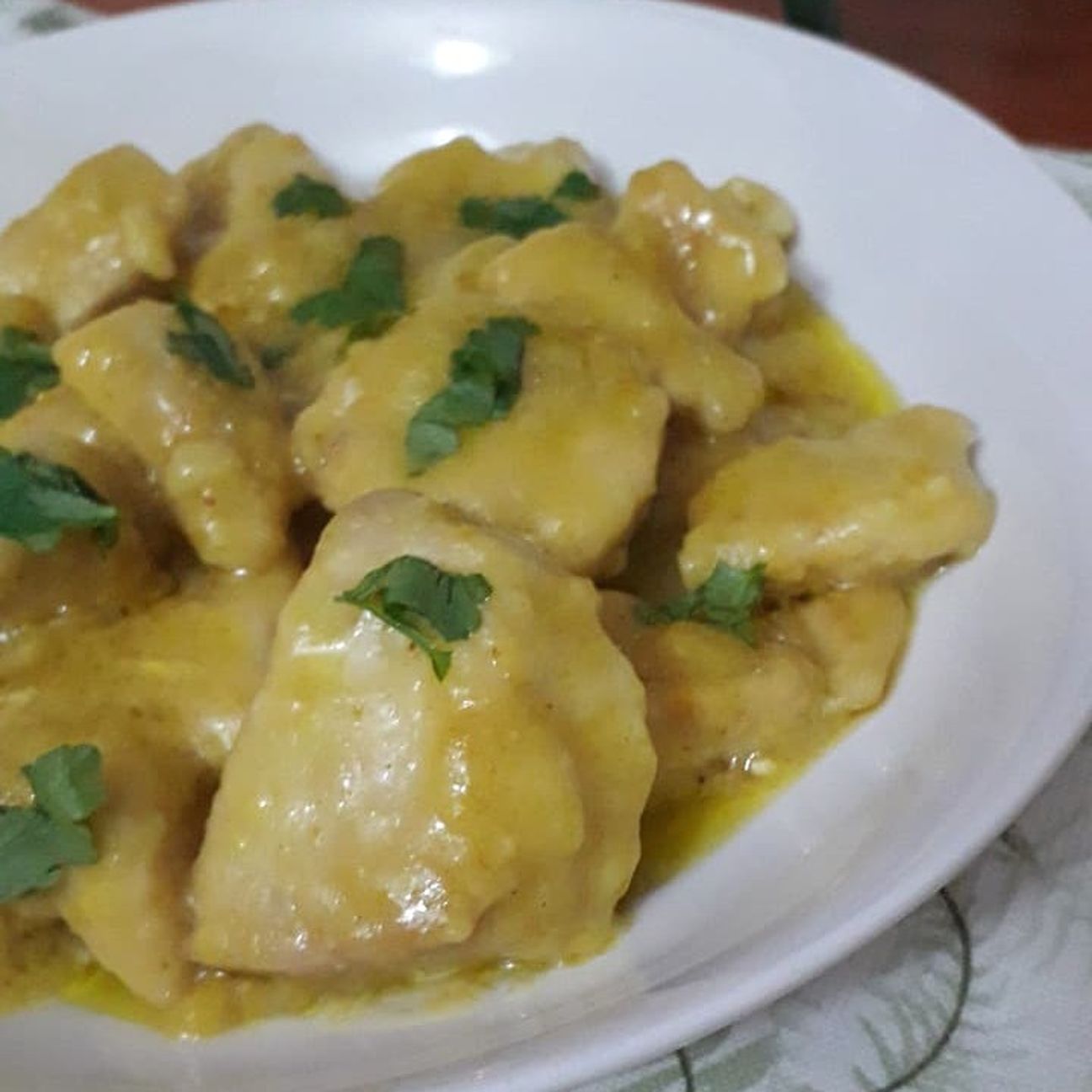 Pollo cremoso al curry