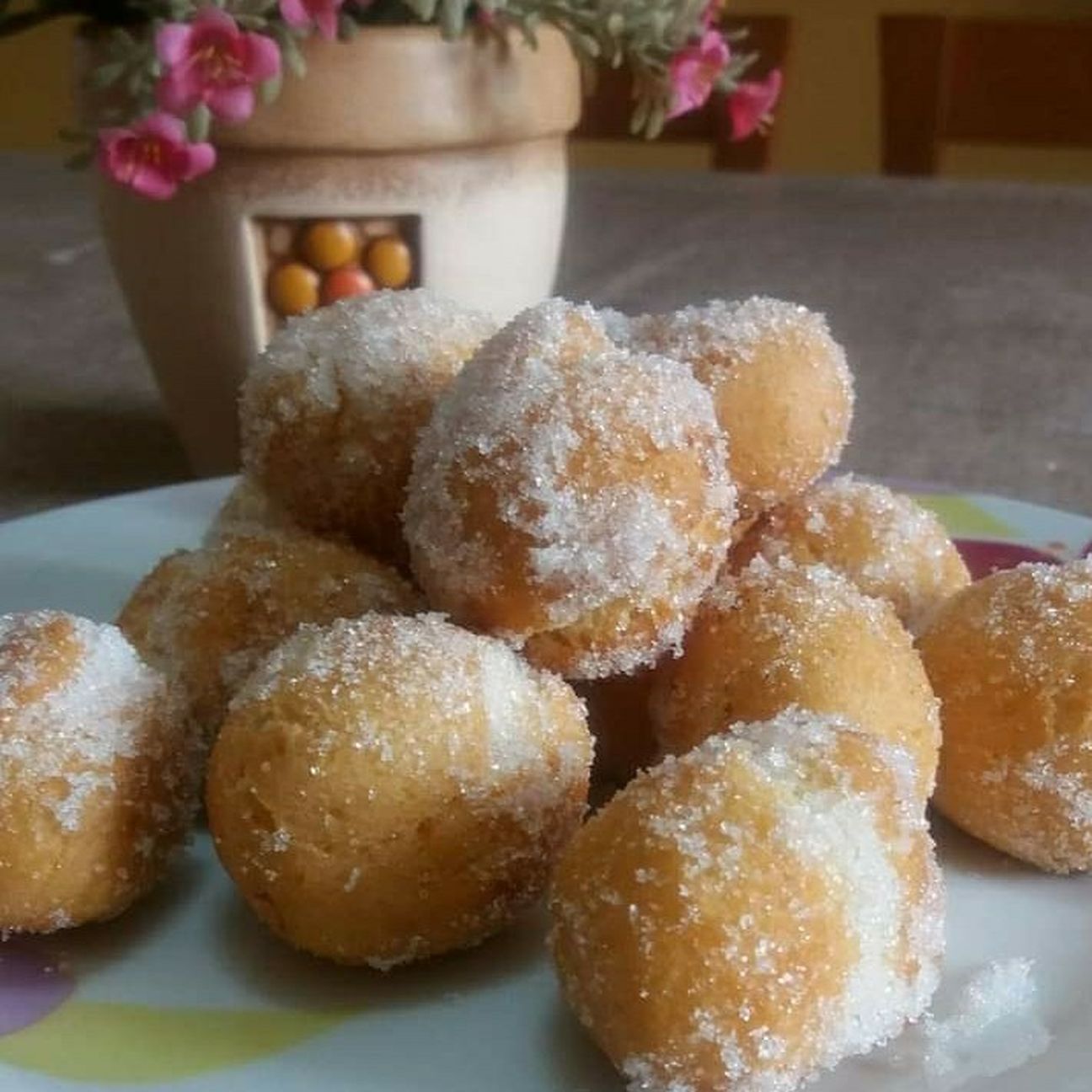 Castagnole friabili al rum bianco