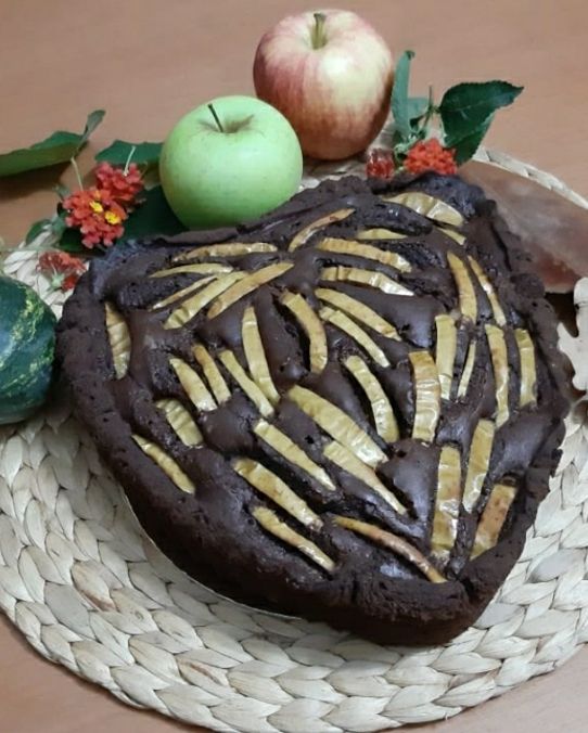 Torta cioccolato e mele.