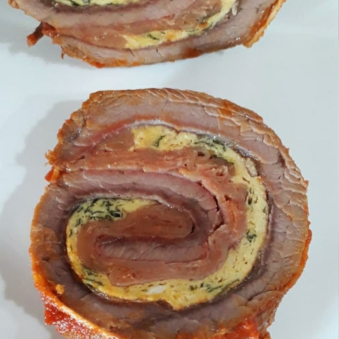 Rotolo di vitello farcito.