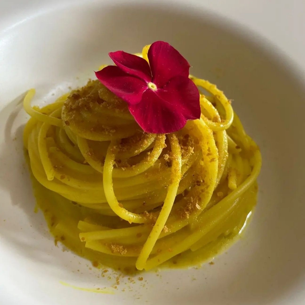 Spaghetti con zafferano e bottarga
