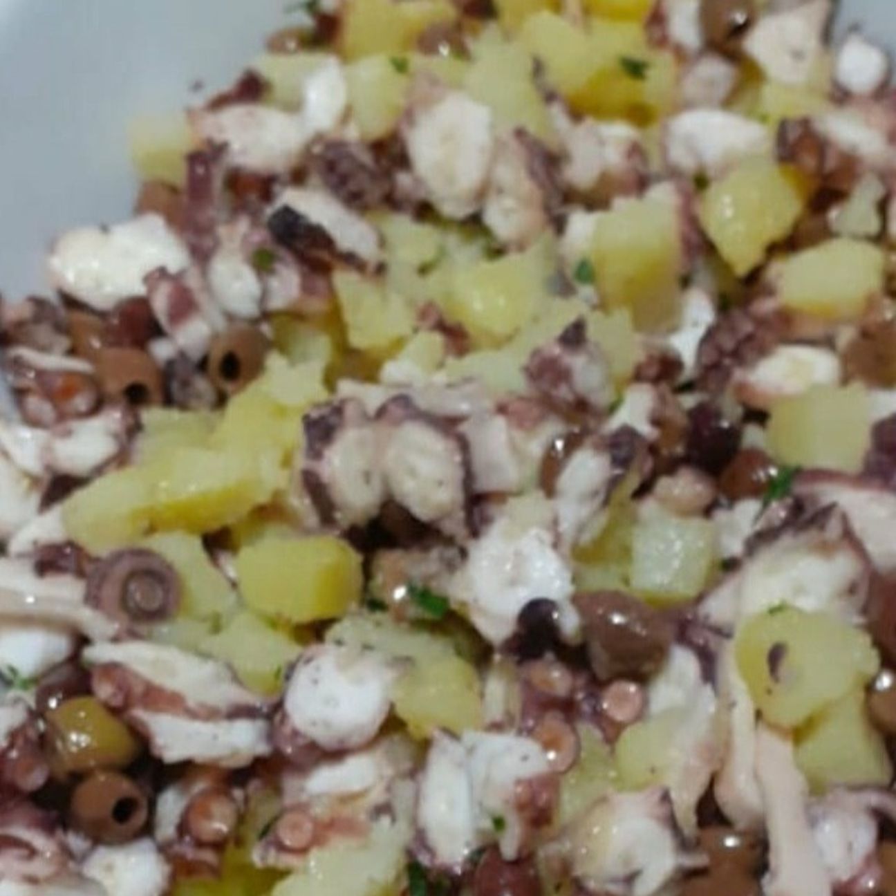 Insalata tiepida di Polpo patate e olive taggiasche