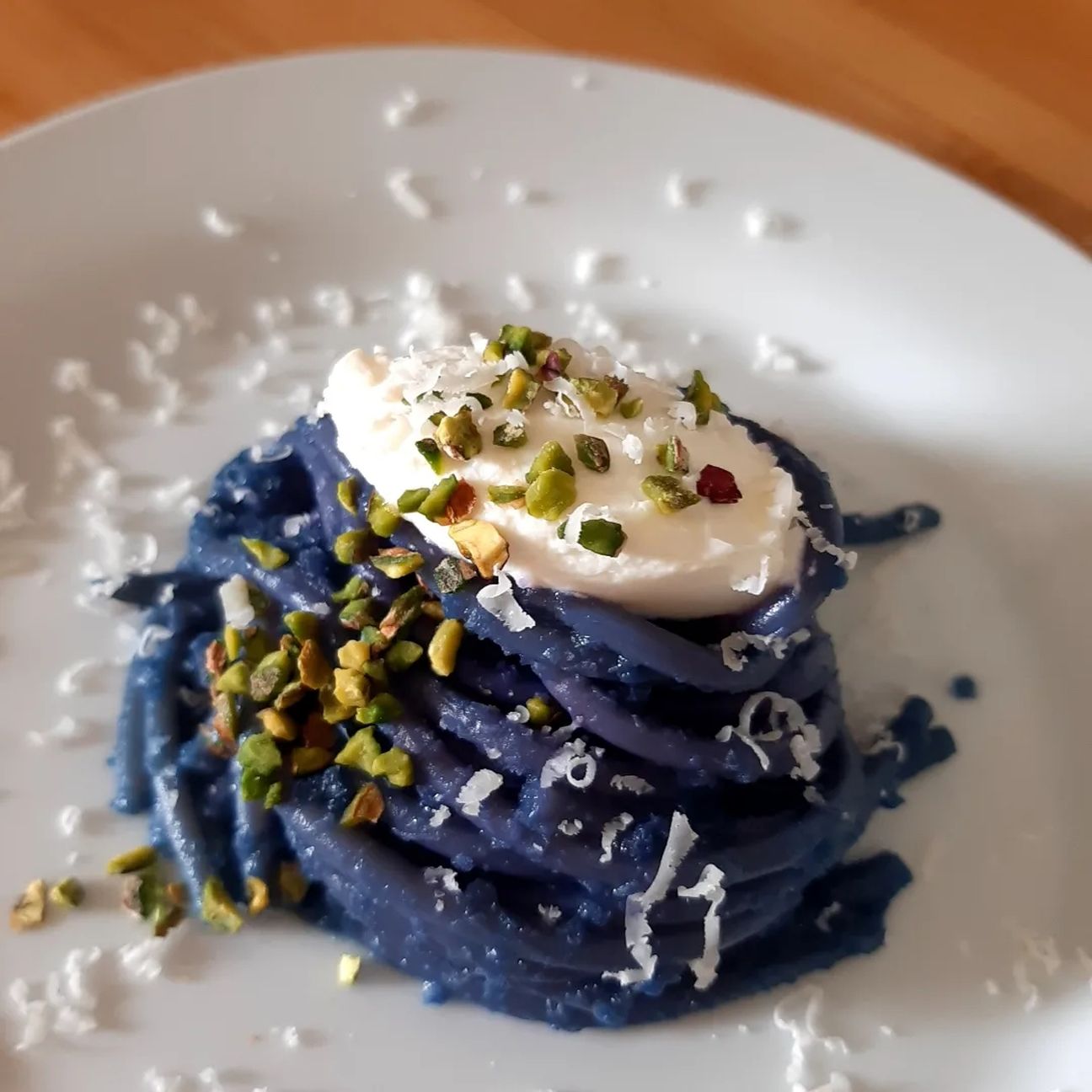 Spaghettoni al pesto di cavolo viola