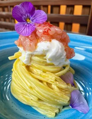 Ricetta Linguine con crema di burrata allo zafferano e tartare di gambero rosso di ilmiopiattoacolori