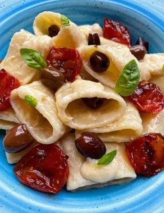 Ricetta Baccalà mantecato, pomodorini confit e olive di ilmiopiattoacolori