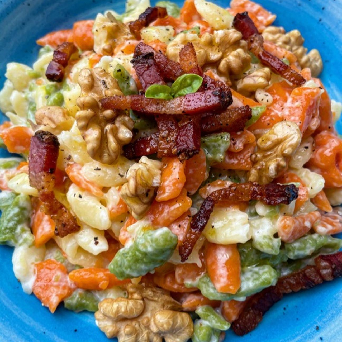 Spatzle con mascarpone, pancetta croccante e noci