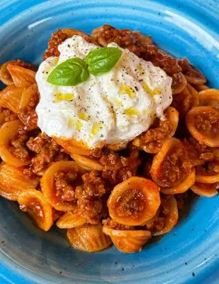 Ricetta Orecchiette con ragù di salsiccia e stracciatella di ilmiopiattoacolori