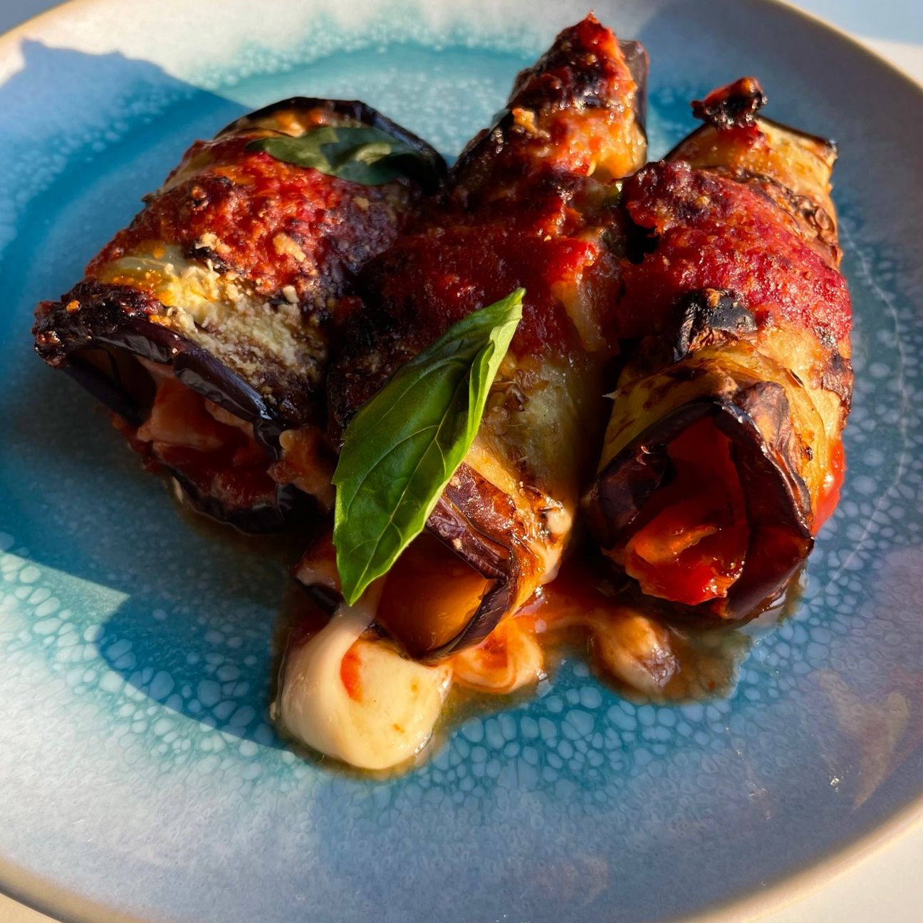 Involtini di melanzane con prosciutto cotto e scamorza