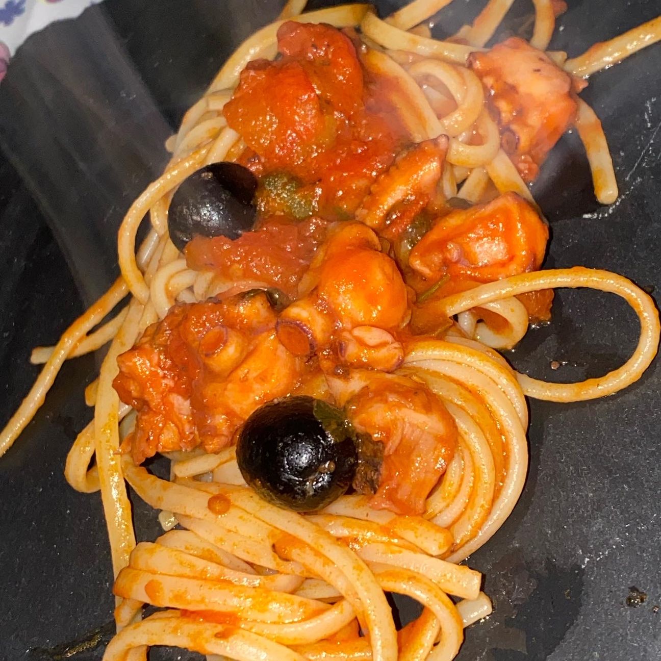 Spaghetti alla puttanesca di tonno 😋