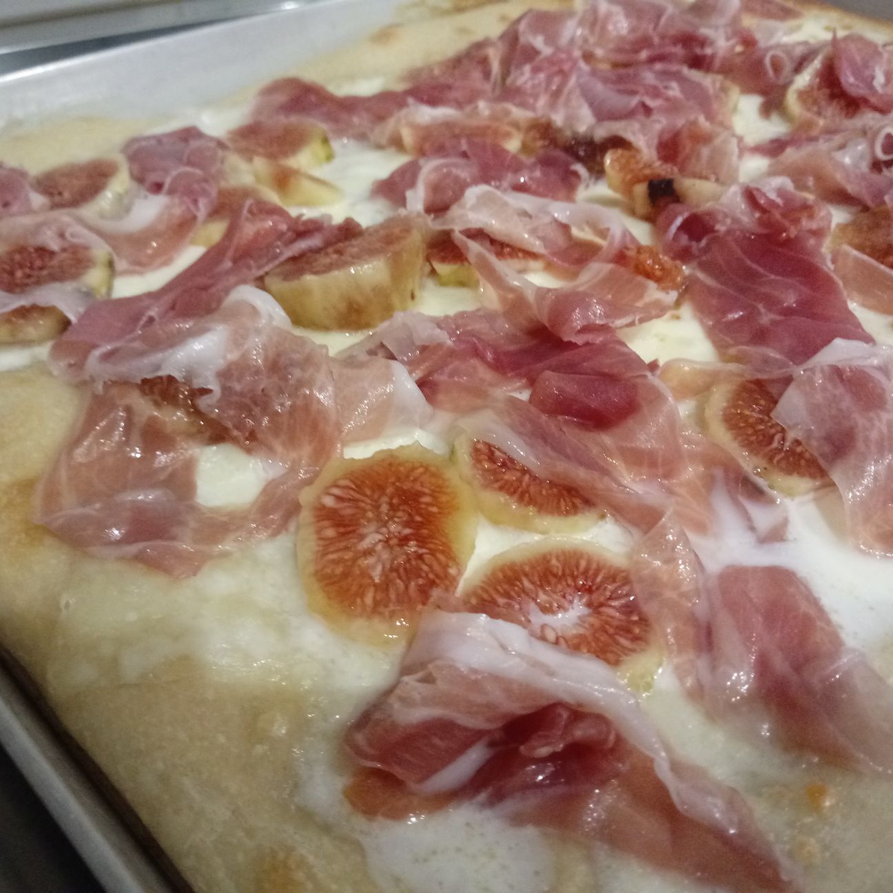 Pizza e ficchi con prosciutto di Parma