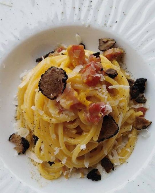 Carbonara di stagione (con tartufo nero)