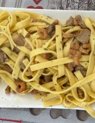 Ricetta Tagliatelle con porcini e gamberetti di della1