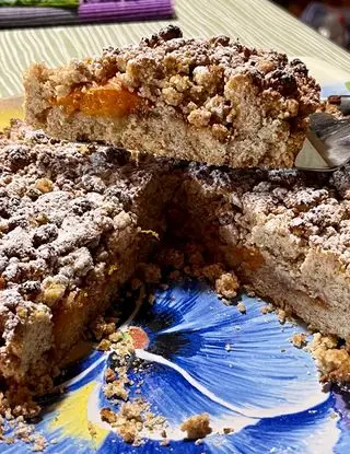 Ricetta Sbrisolona con albicocche e rosmarino di lericettediLo