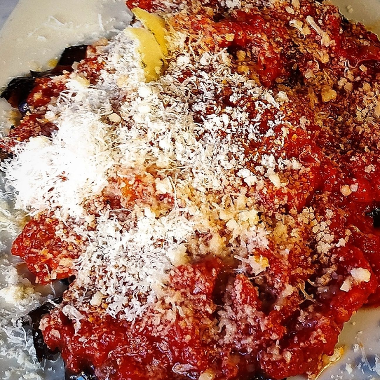 Parmigiana di melanzane al piatto