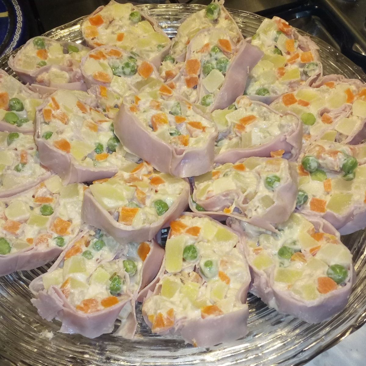 Prosciutto con insalata russa