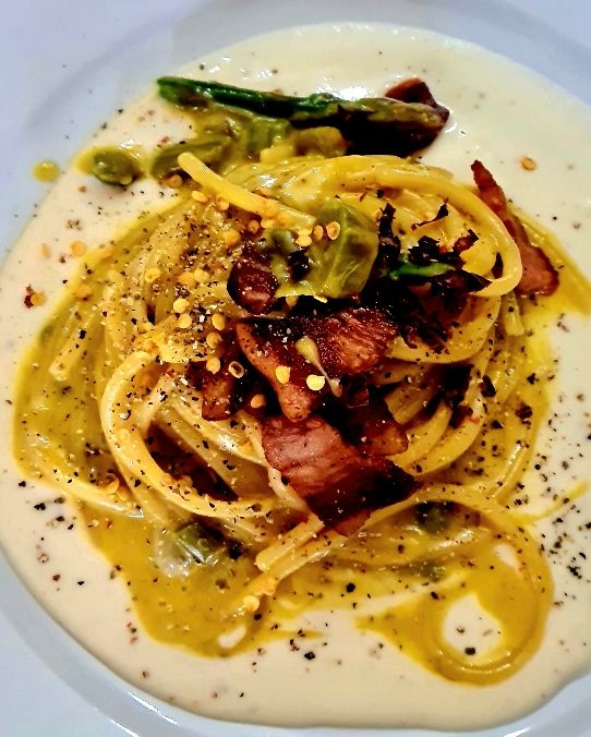 Carbonara con asparagi