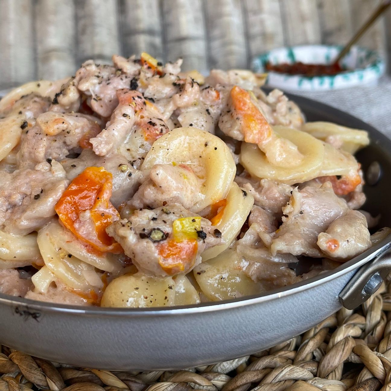 ORECCHIETTE CON SALSICCIA E STRACCHINO