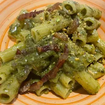 Ricetta Pesto di basilico, pancetta e pistacchio