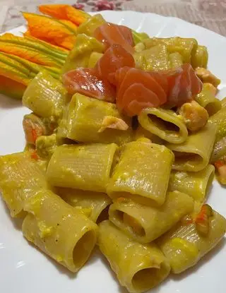 Ricetta Rigatoni fiori di zucca e salmone di marco.cauli