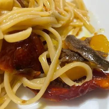 Ricetta Linguine con alici e pomodorini confit di marco.cauli