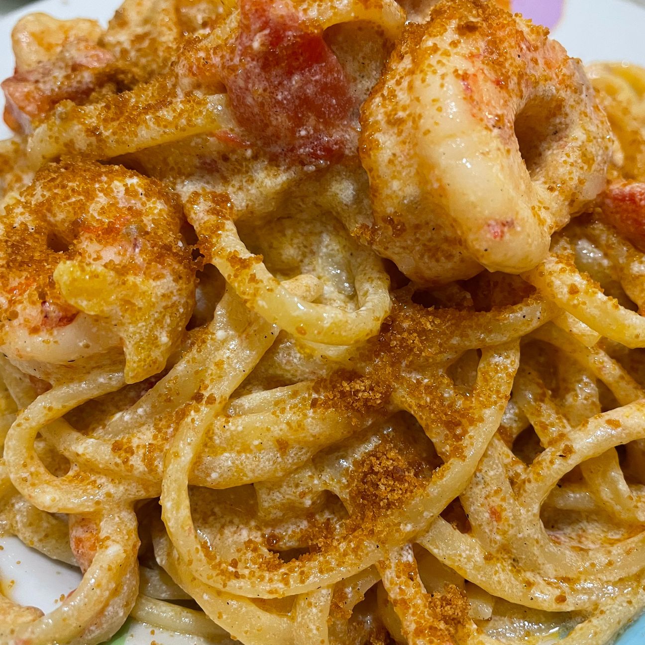Spaghettone, code di gamberi, pomodorini freschi, ricotta e bottarga!
