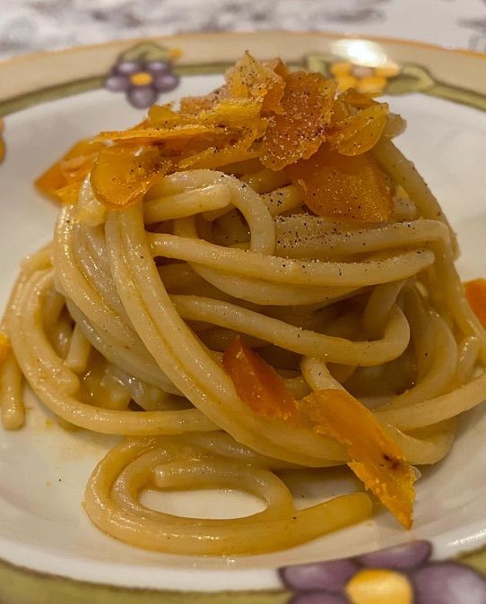 Spaghetto polpa di ricci e bottarga