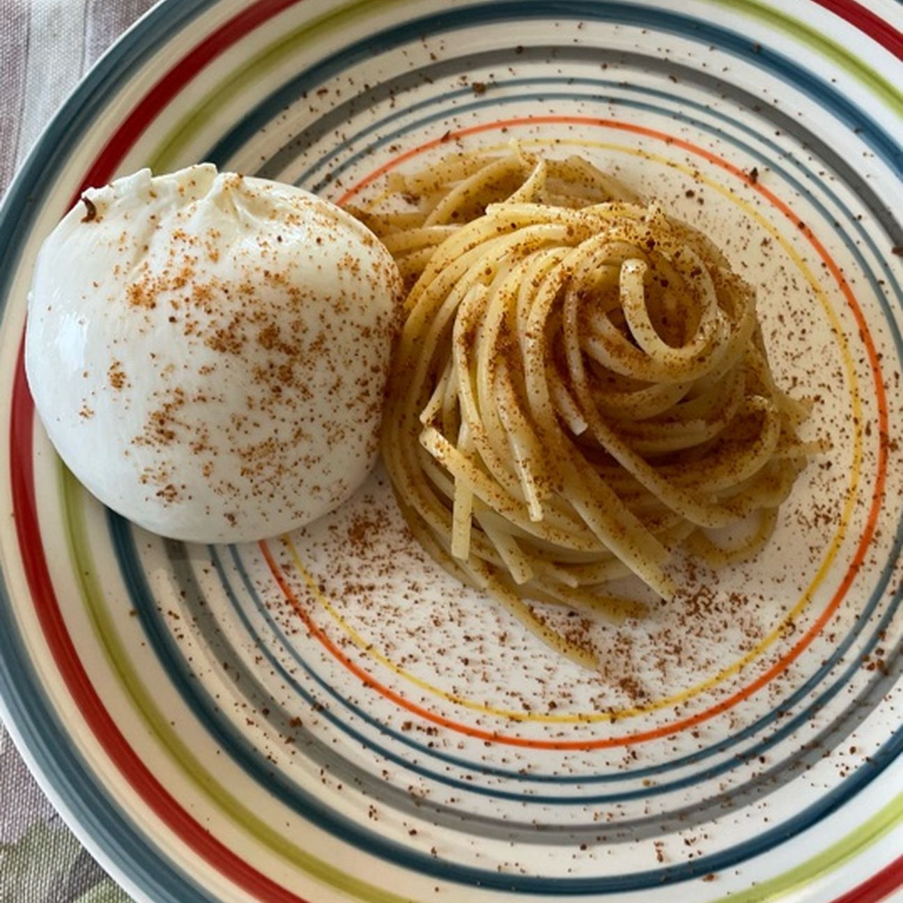 Linguine burrata, colatura di alici e bottarga macinata