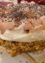 Ricetta Cheesecake con burrata , gamberi crudi e semi di papavero