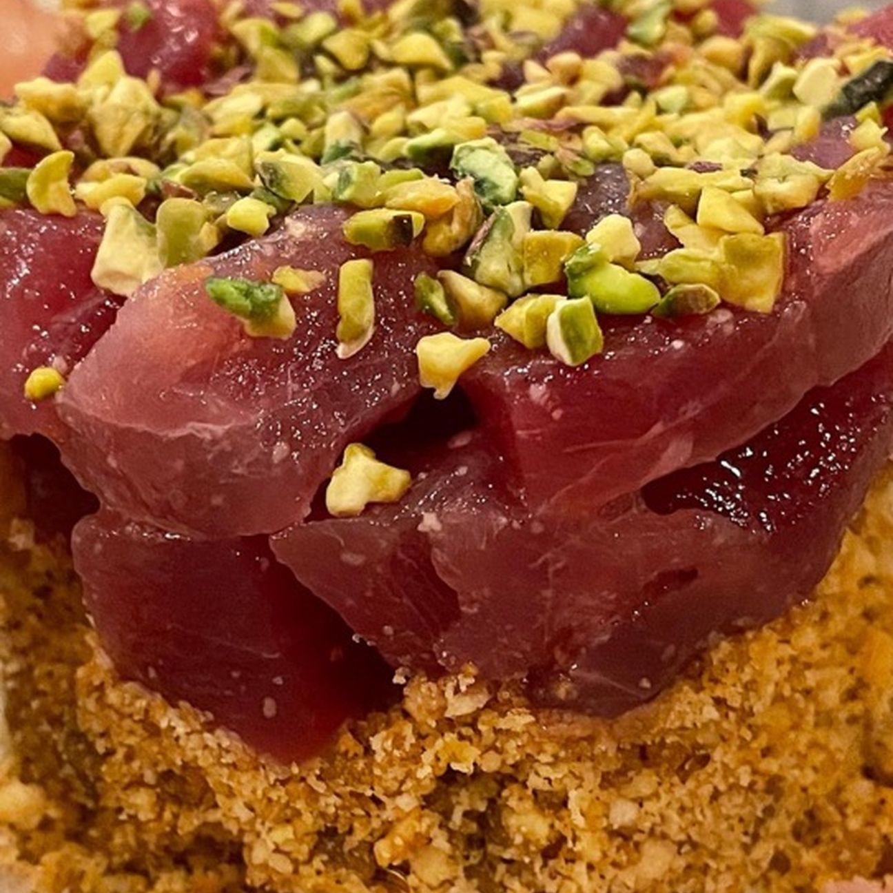 Tartare di tonno rosso e pistacchi