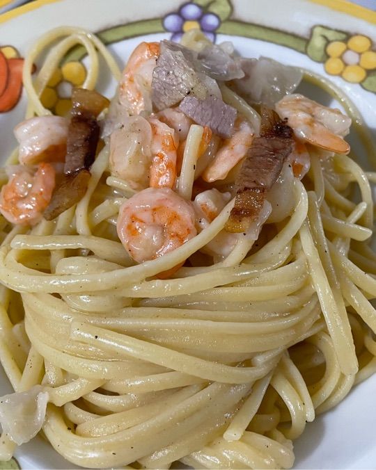 Linguine gamberi e pancetta