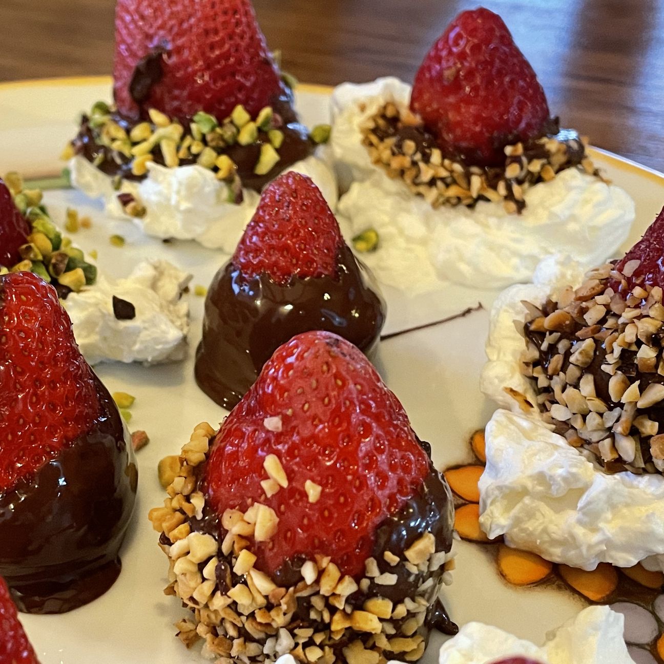 Fragole al cioccolato fondente, un frutto dolce e sano