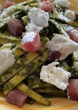 Ricetta Fettucce fatte in casa con pesto, burrata e tonno crudo