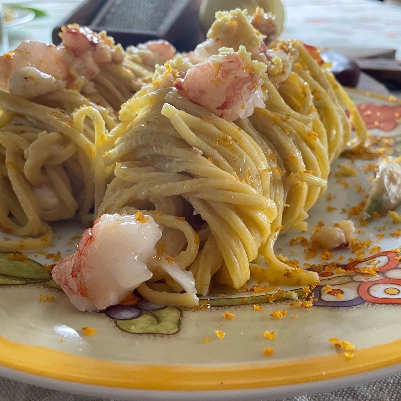 Tagliolini gamberi bottarga e limone