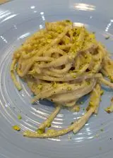 Ricetta Cacio pepe lime e granella di pistacchio