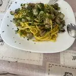 Ricetta Linguine vongole zafferano e zucchine