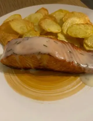 Ricetta Filetto di salmone con salsa burro e limone di cl.auricchio